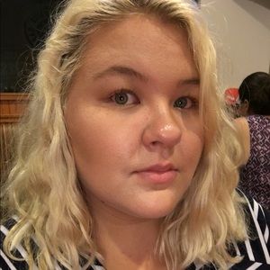 Meet your Posher, Cassie